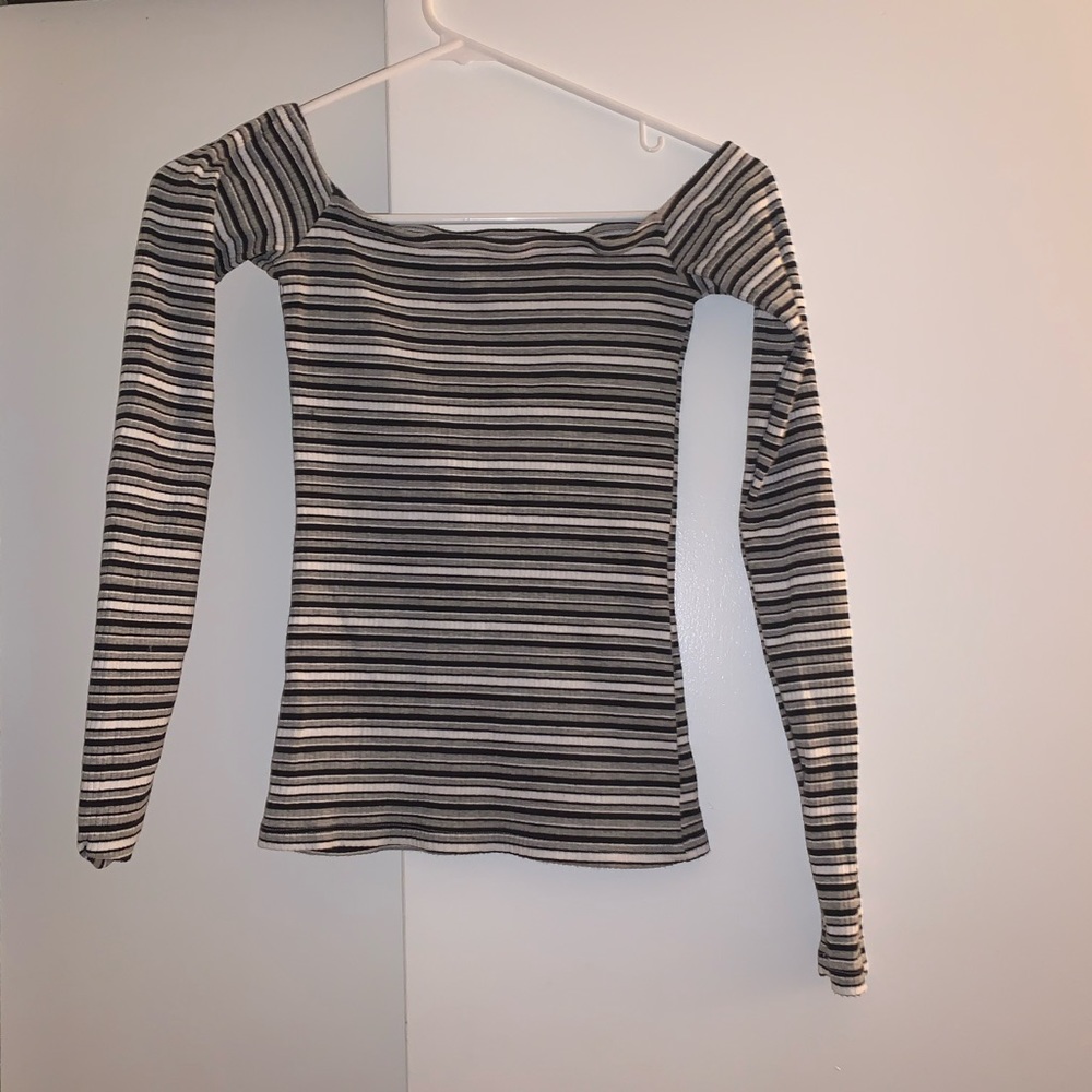 Off the shoulder long sleeve top